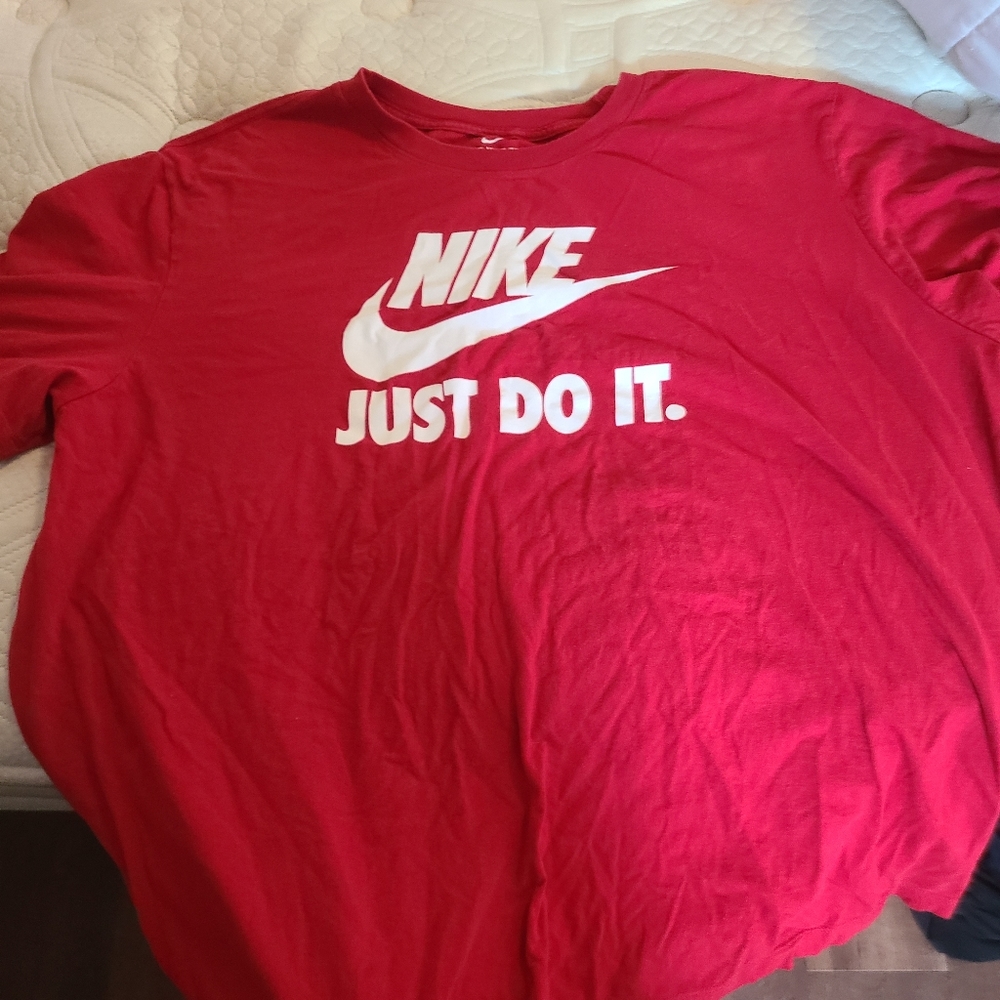Nike tee